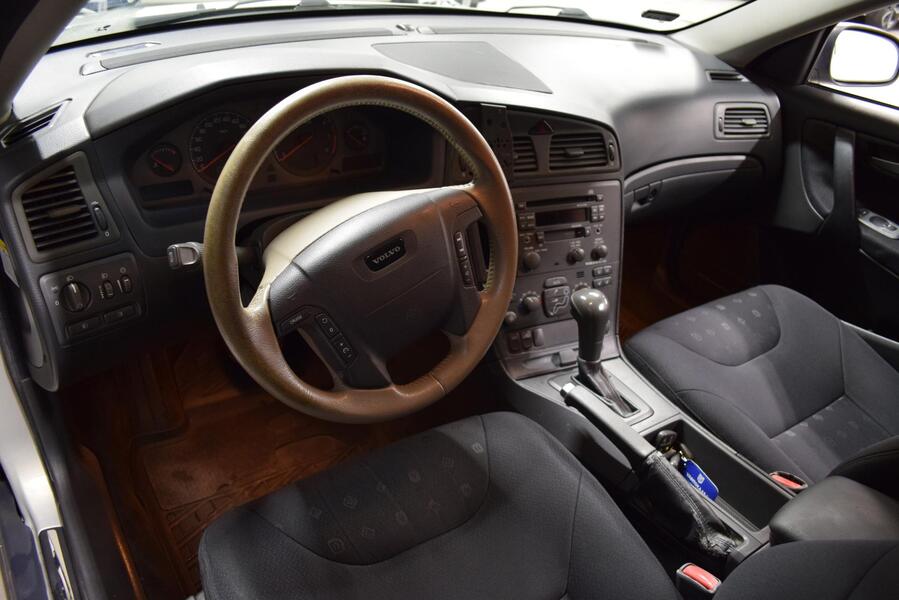 Volvo V70 vaihtoauto