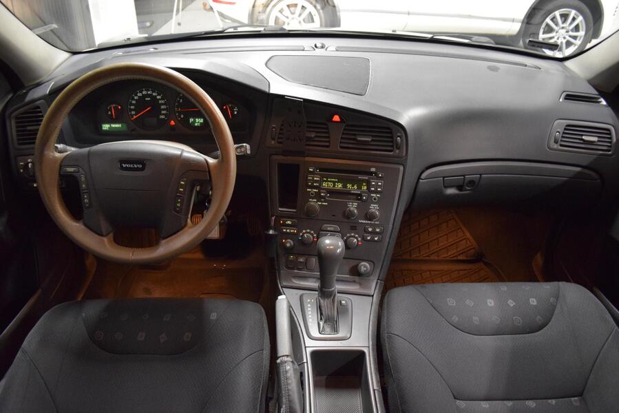 Volvo V70 vaihtoauto