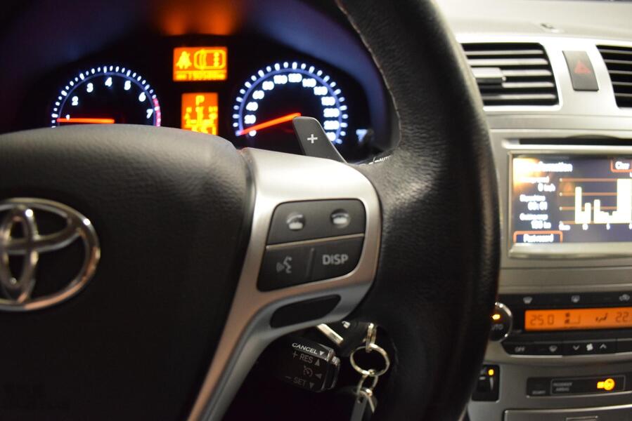 Toyota Avensis vaihtoauto