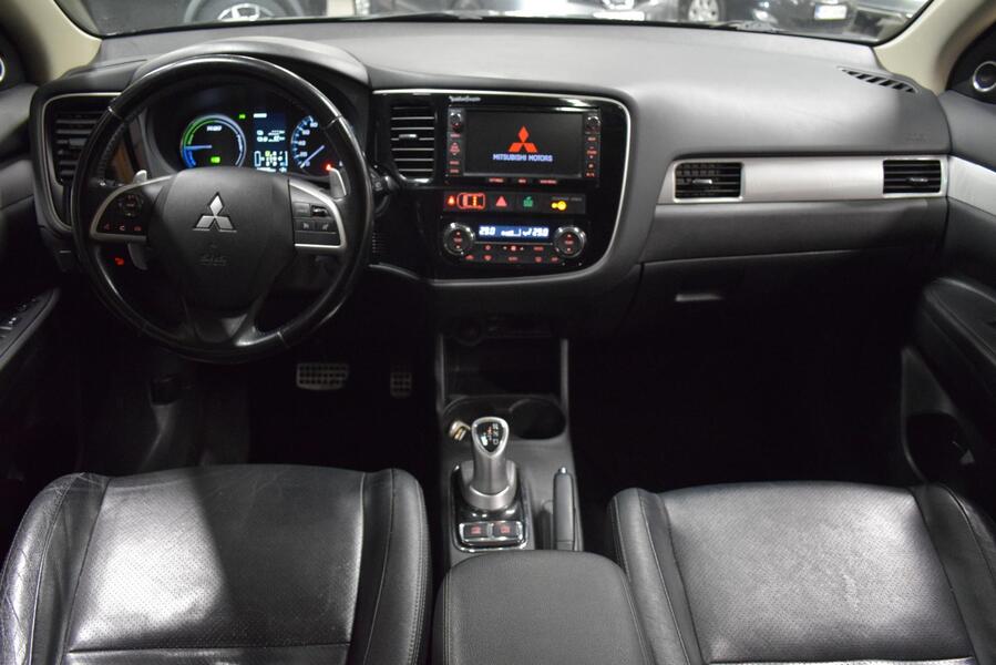 Mitsubishi Outlander PHEV vaihtoauto
