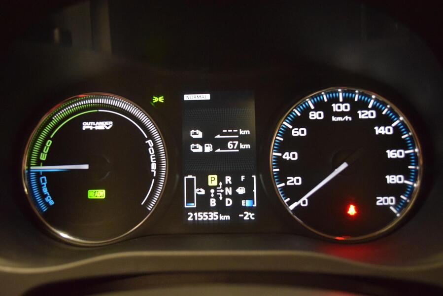 Mitsubishi Outlander PHEV vaihtoauto