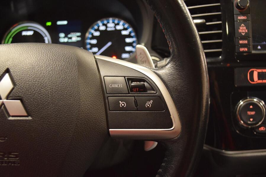 Mitsubishi Outlander PHEV vaihtoauto