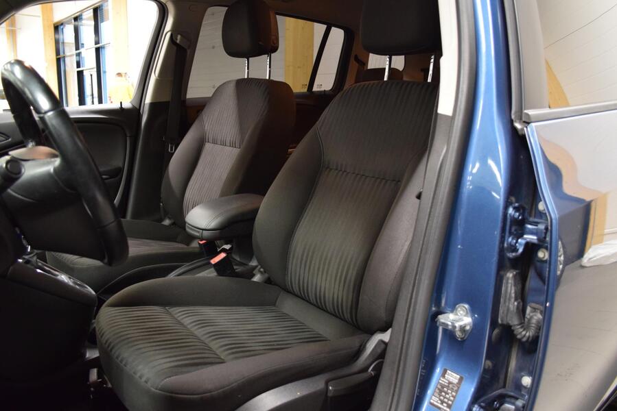 Opel Zafira Tourer vaihtoauto