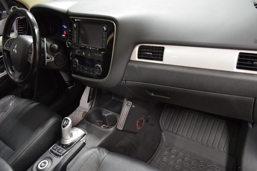 Mitsubishi Outlander PHEV vaihtoauto