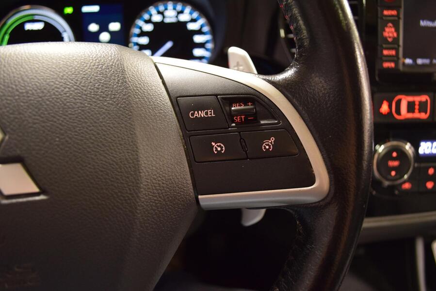 Mitsubishi Outlander PHEV vaihtoauto