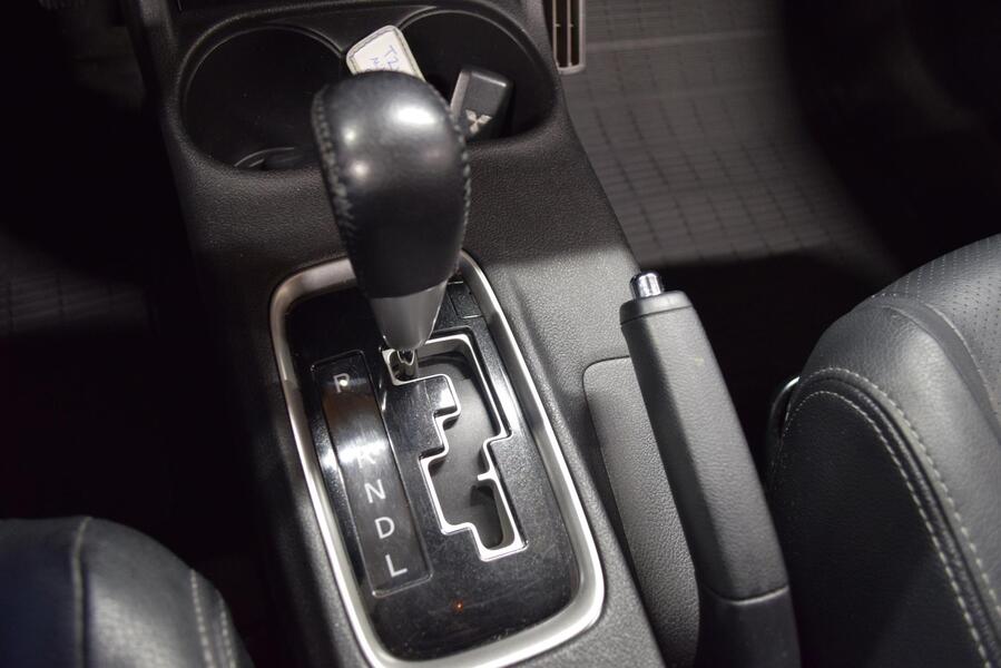 Mitsubishi Outlander vaihtoauto