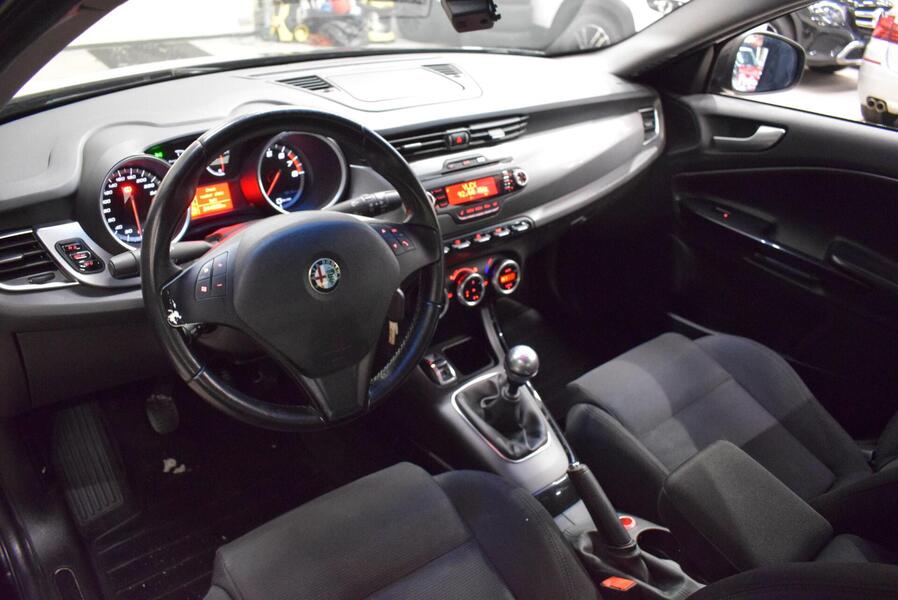 Alfa Romeo Giulietta vaihtoauto