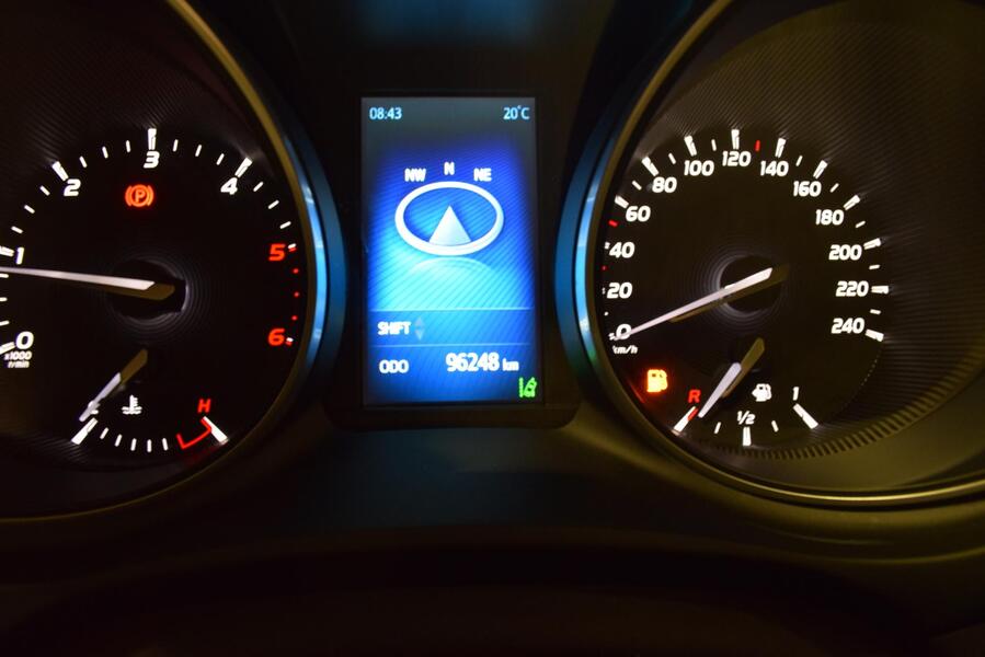 Toyota Avensis vaihtoauto