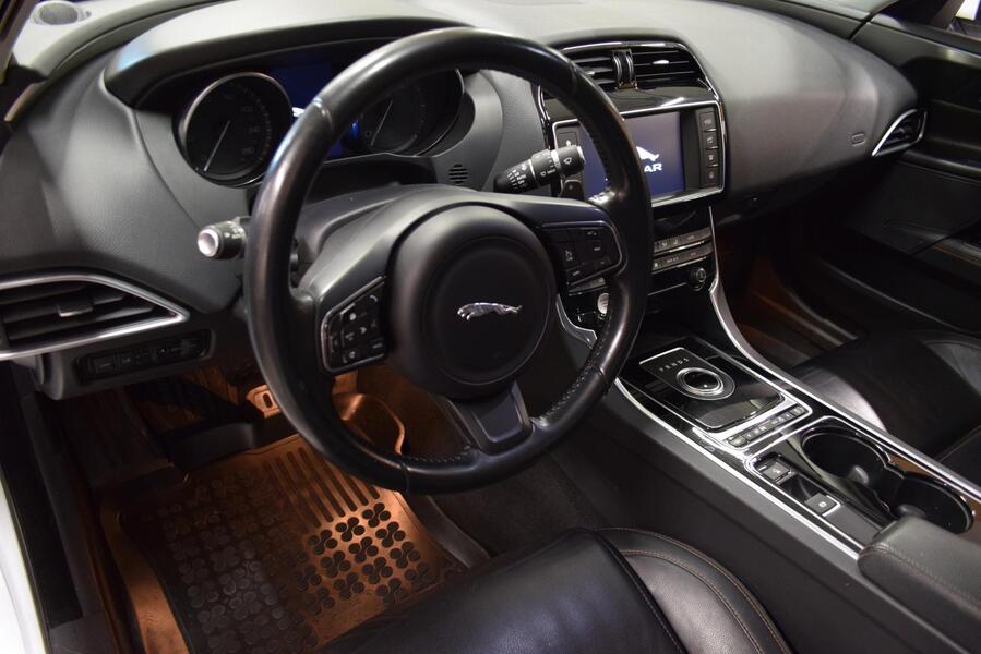 Jaguar XE vaihtoauto