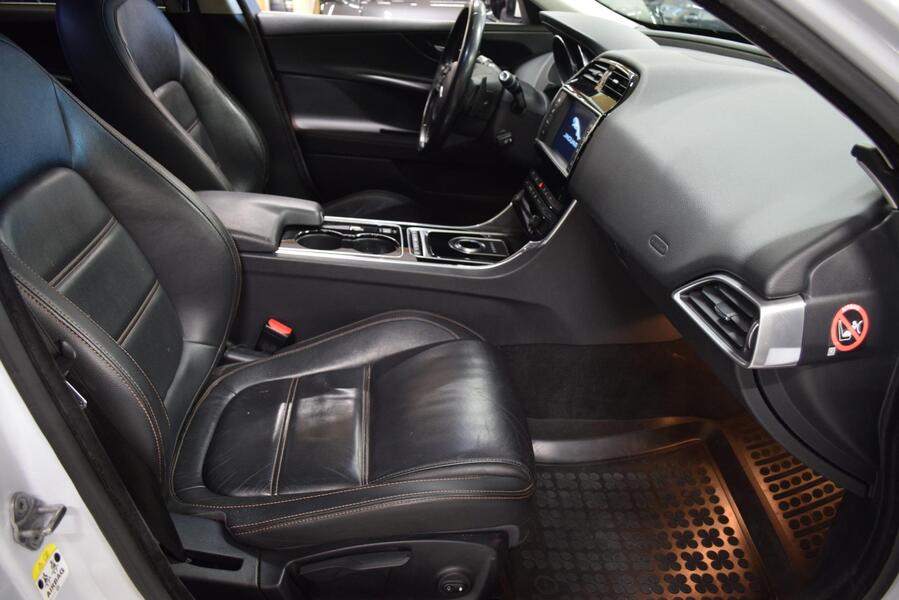 Jaguar XE vaihtoauto