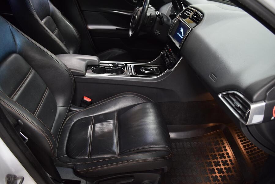 Jaguar XE vaihtoauto