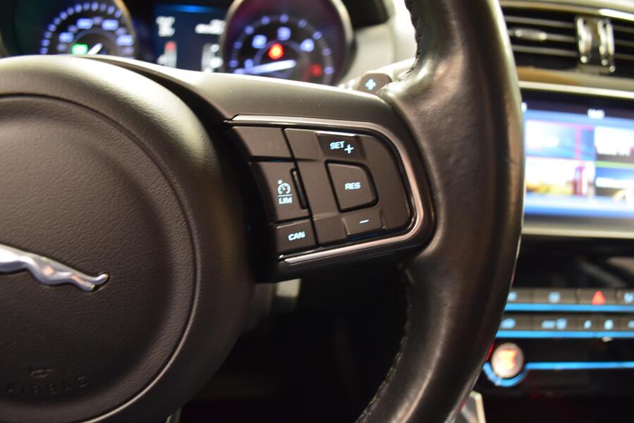 Jaguar XE vaihtoauto