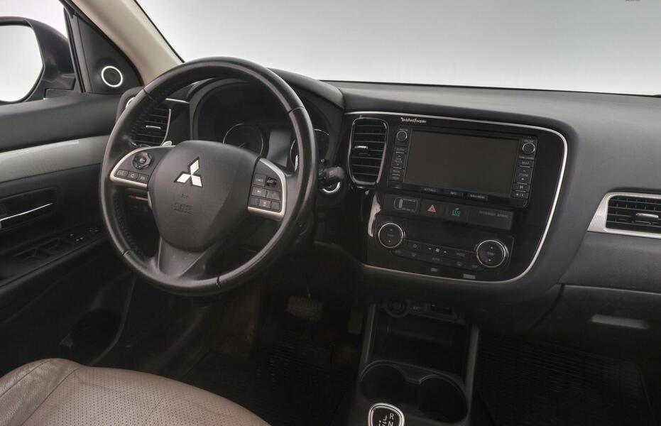 Mitsubishi Outlander PHEV vaihtoauto
