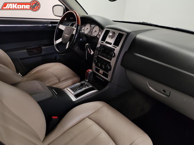 Chrysler 300C vaihtoauto