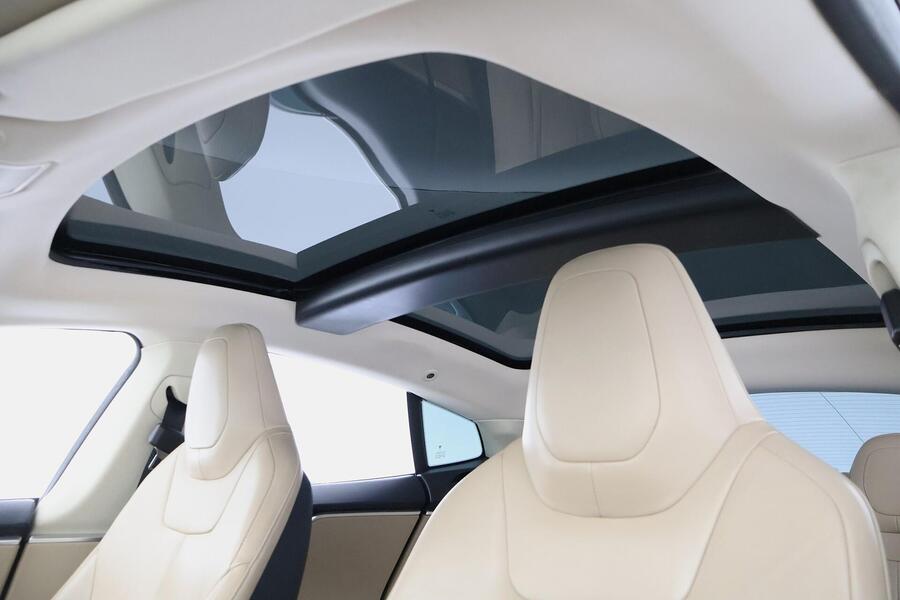 Tesla Model S vaihtoauto