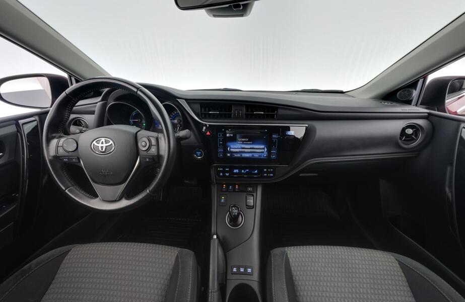 Toyota Auris vaihtoauto