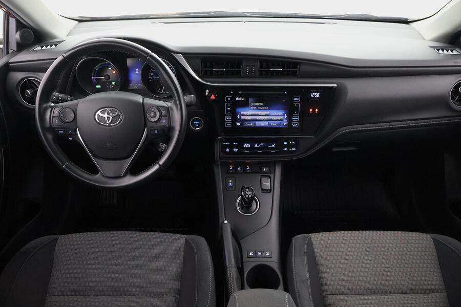 Toyota Auris vaihtoauto