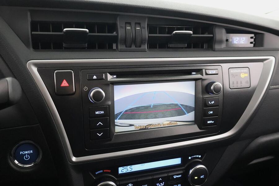 Toyota Auris vaihtoauto