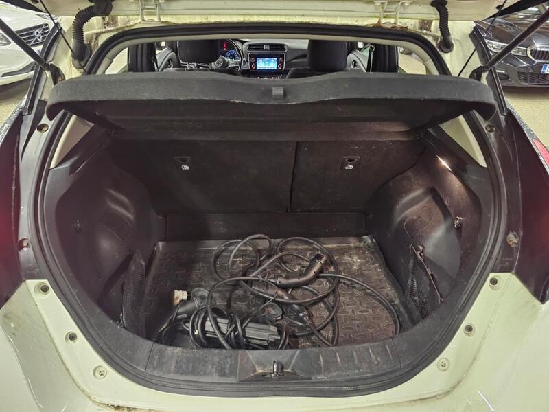 Nissan Leaf vaihtoauto