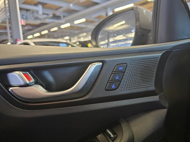 Hyundai IONIQ plug-in vaihtoauto
