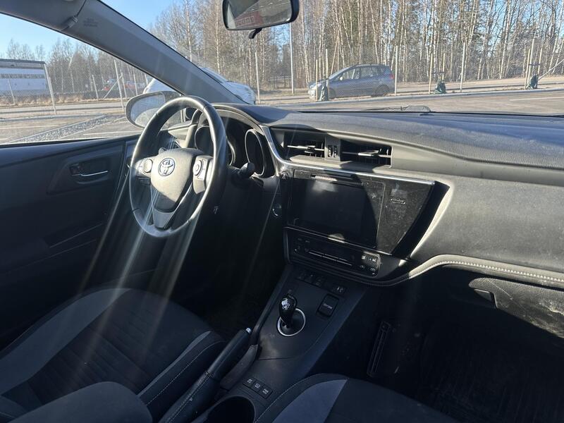 Toyota Auris vaihtoauto