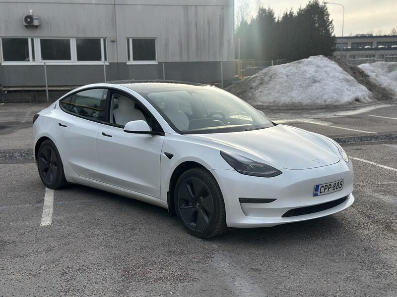 Tesla Model 3 vaihtoauto
