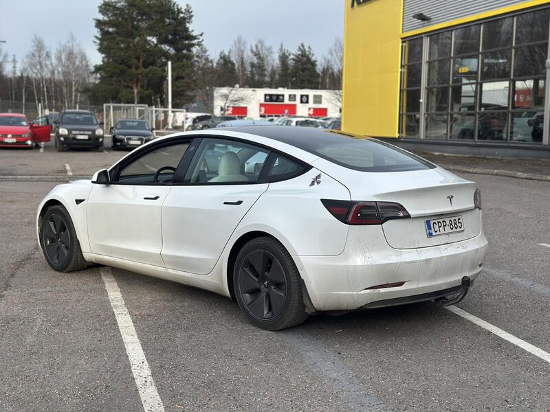 Tesla Model 3 vaihtoauto