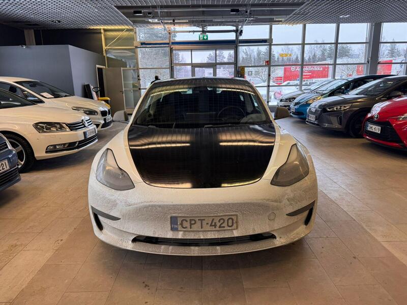 Tesla Model 3 vaihtoauto