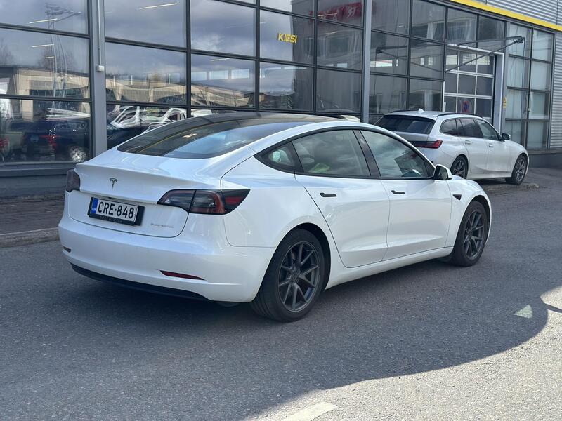 Tesla Model 3 vaihtoauto