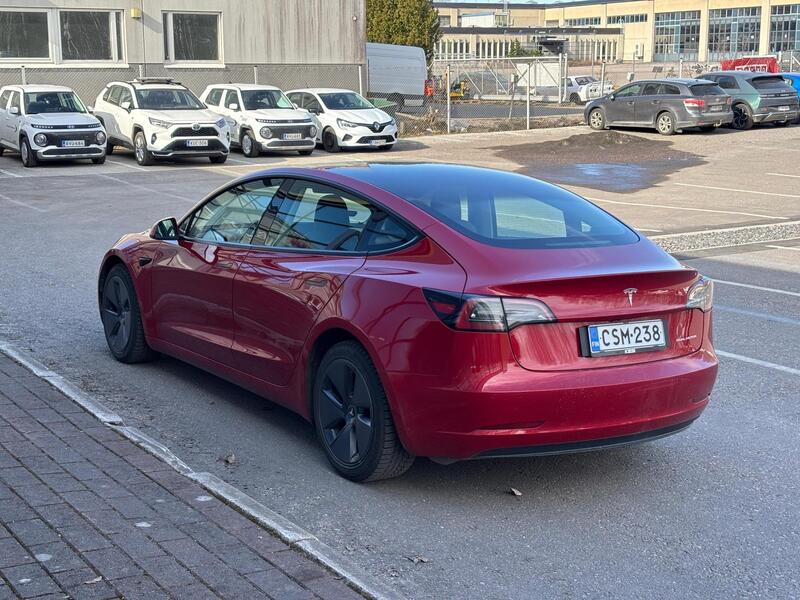 Tesla Model 3 vaihtoauto