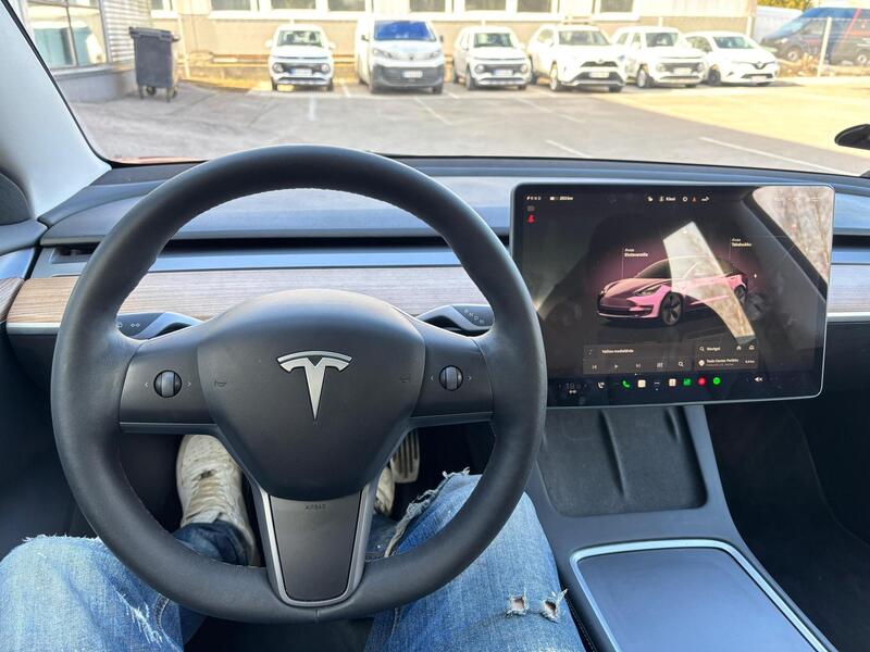 Tesla Model 3 vaihtoauto