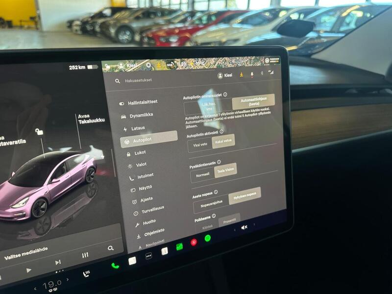 Tesla Model 3 vaihtoauto