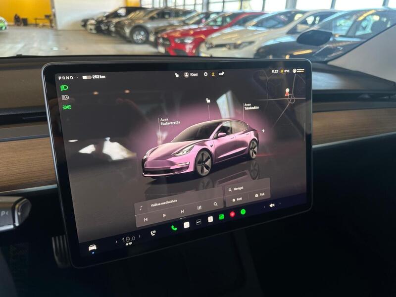 Tesla Model 3 vaihtoauto