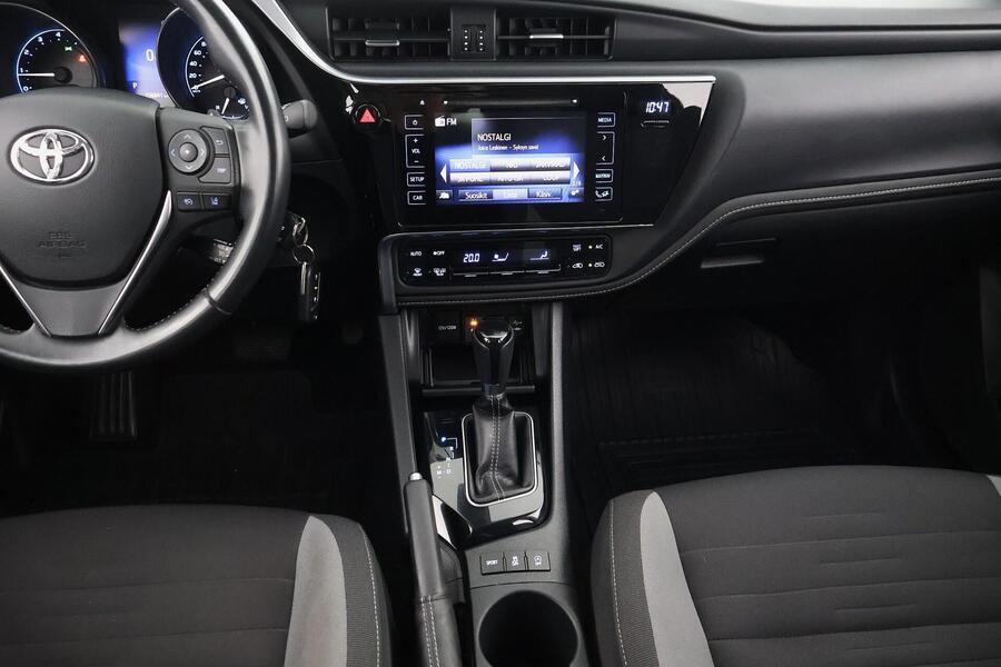 Toyota Auris vaihtoauto