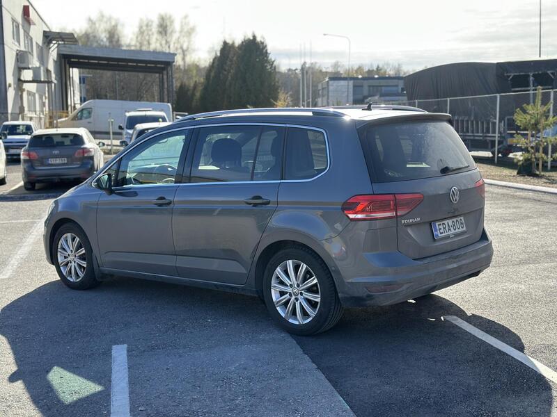 Volkswagen Touran vaihtoauto