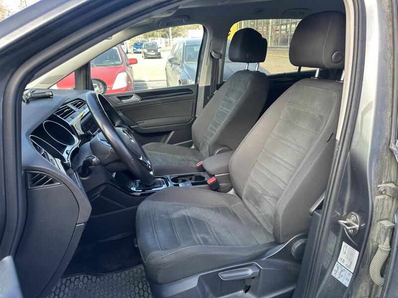 Volkswagen Touran vaihtoauto