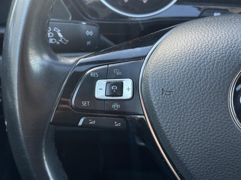 Volkswagen Touran vaihtoauto