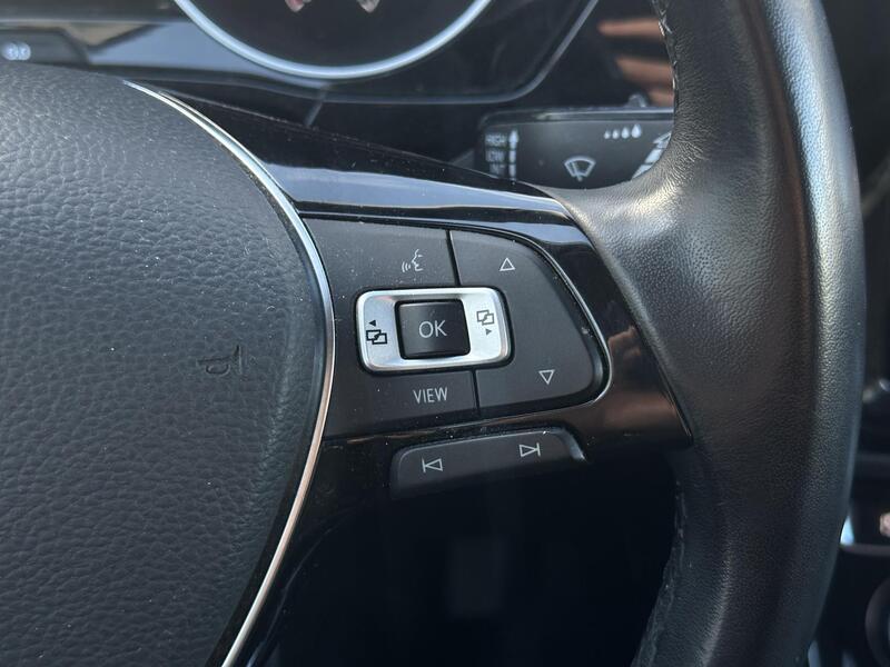 Volkswagen Touran vaihtoauto