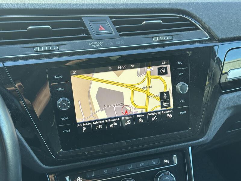 Volkswagen Touran vaihtoauto