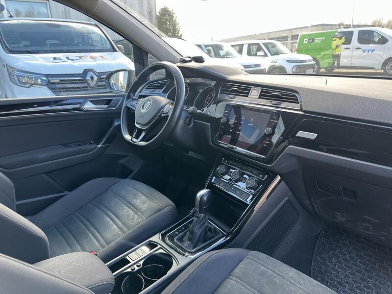 Volkswagen Touran vaihtoauto