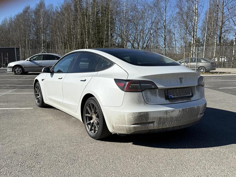 Tesla Model 3 vaihtoauto