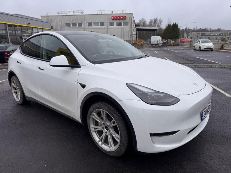 Tesla Model Y vaihtoauto