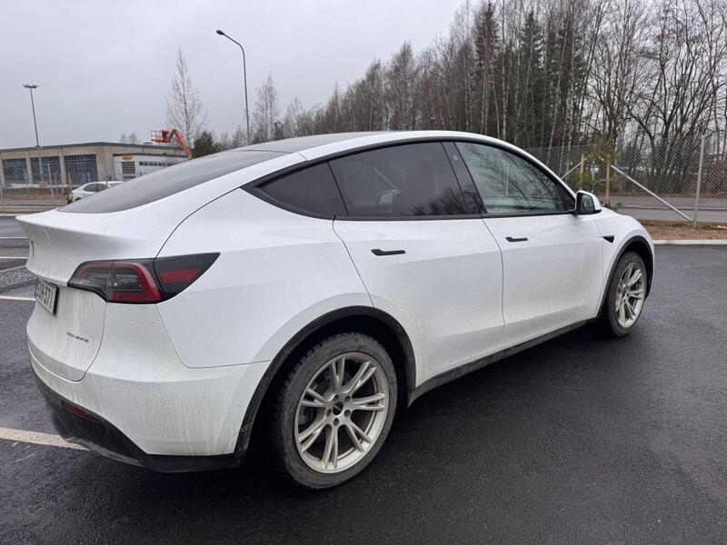 Tesla Model Y vaihtoauto