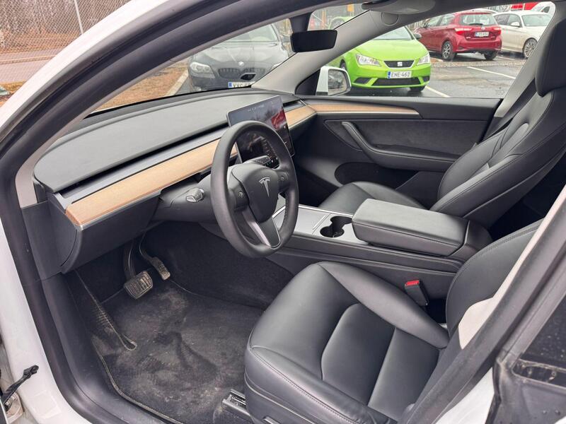 Tesla Model Y vaihtoauto