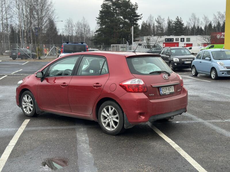 Toyota Auris vaihtoauto