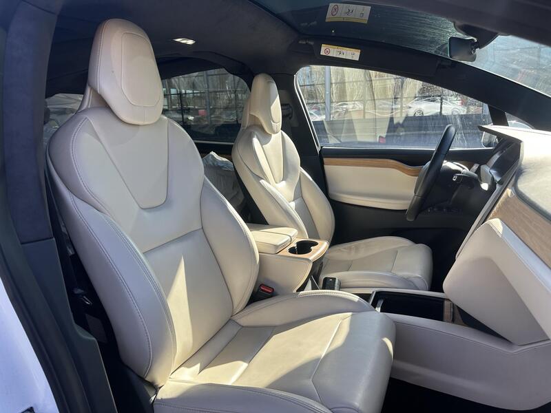 Tesla Model X vaihtoauto