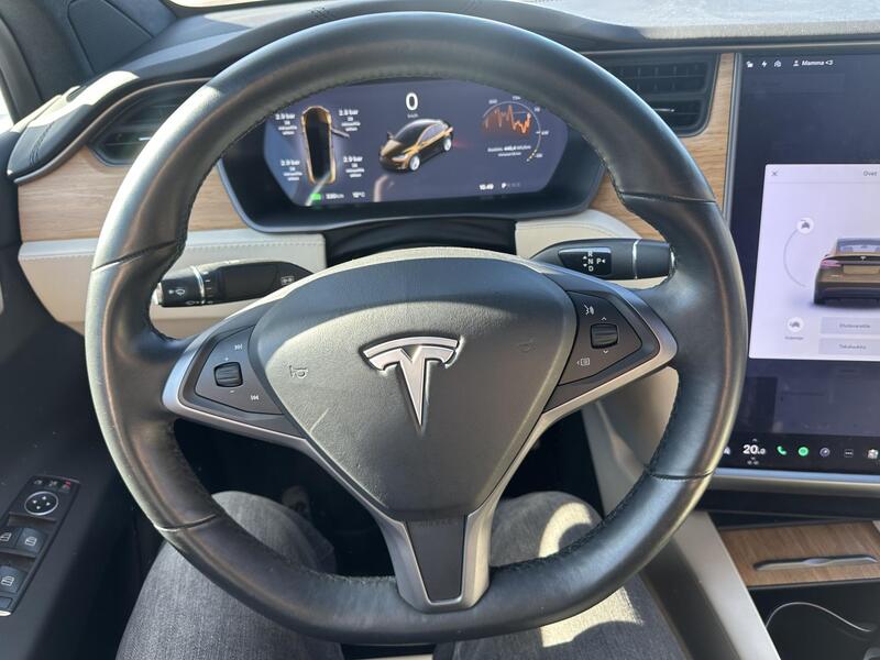 Tesla Model X vaihtoauto