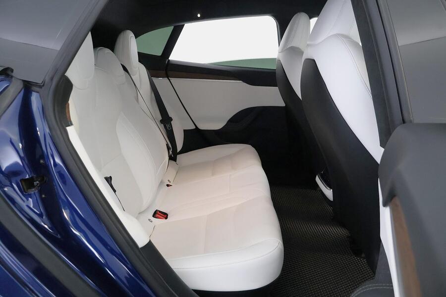 Tesla Model S vaihtoauto