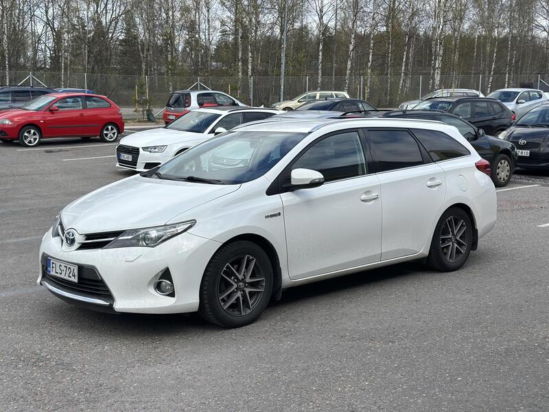Toyota Auris vaihtoauto