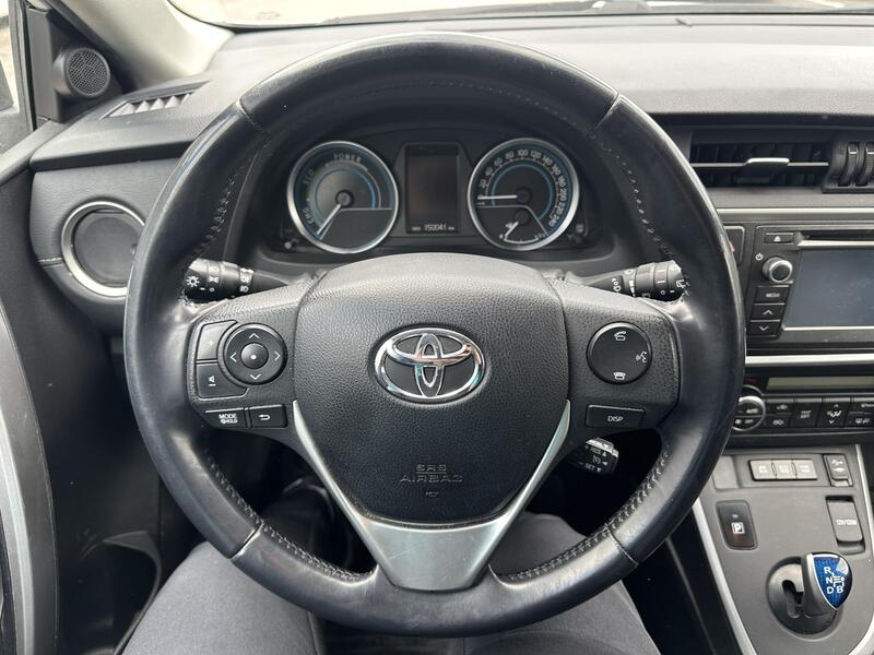 Toyota Auris vaihtoauto